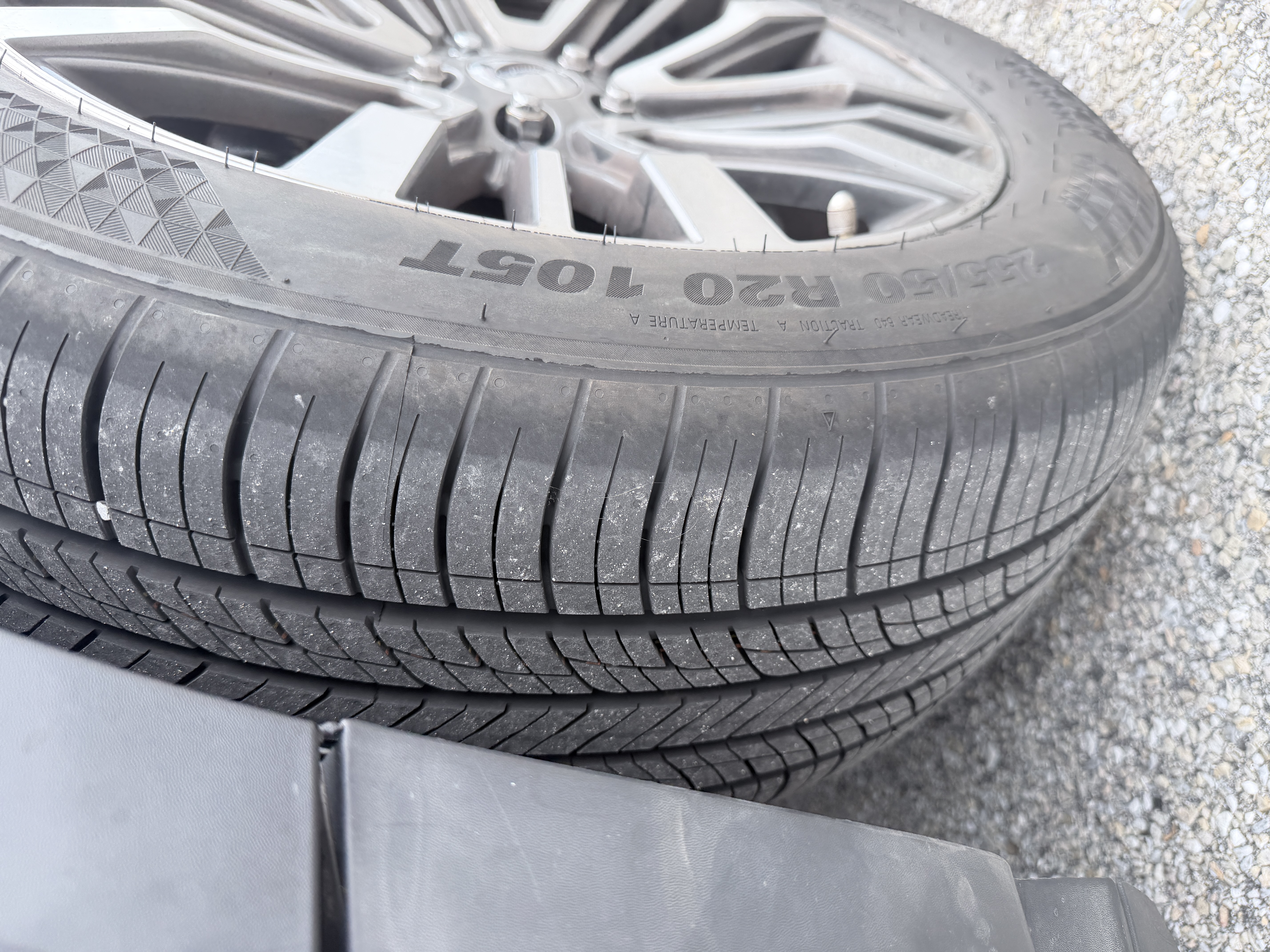 Used 2018 Ford Explorer Platinum AWD/4WD image 9