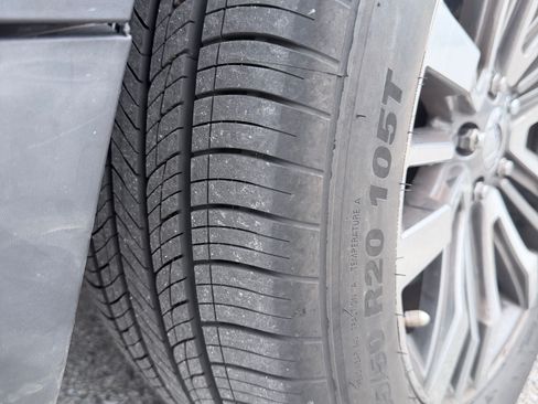 Used 2018 Ford Explorer Platinum AWD/4WD image 9