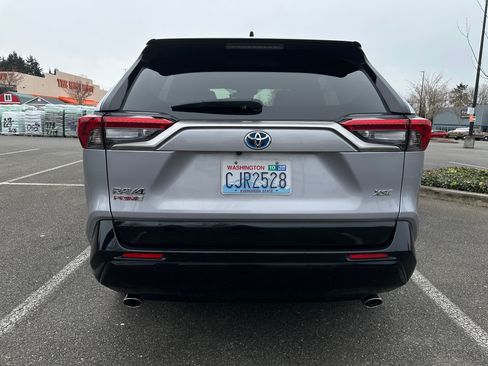 Used 2023 Toyota RAV4 XSE w/ Weather Package image 5