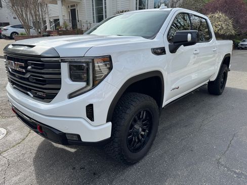 Used 2023 GMC Sierra 1500 AT4 w/ AT4 Premium Package image 4