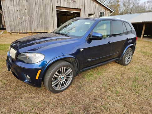 Used 2011 BMW X5 xDrive50i image 1