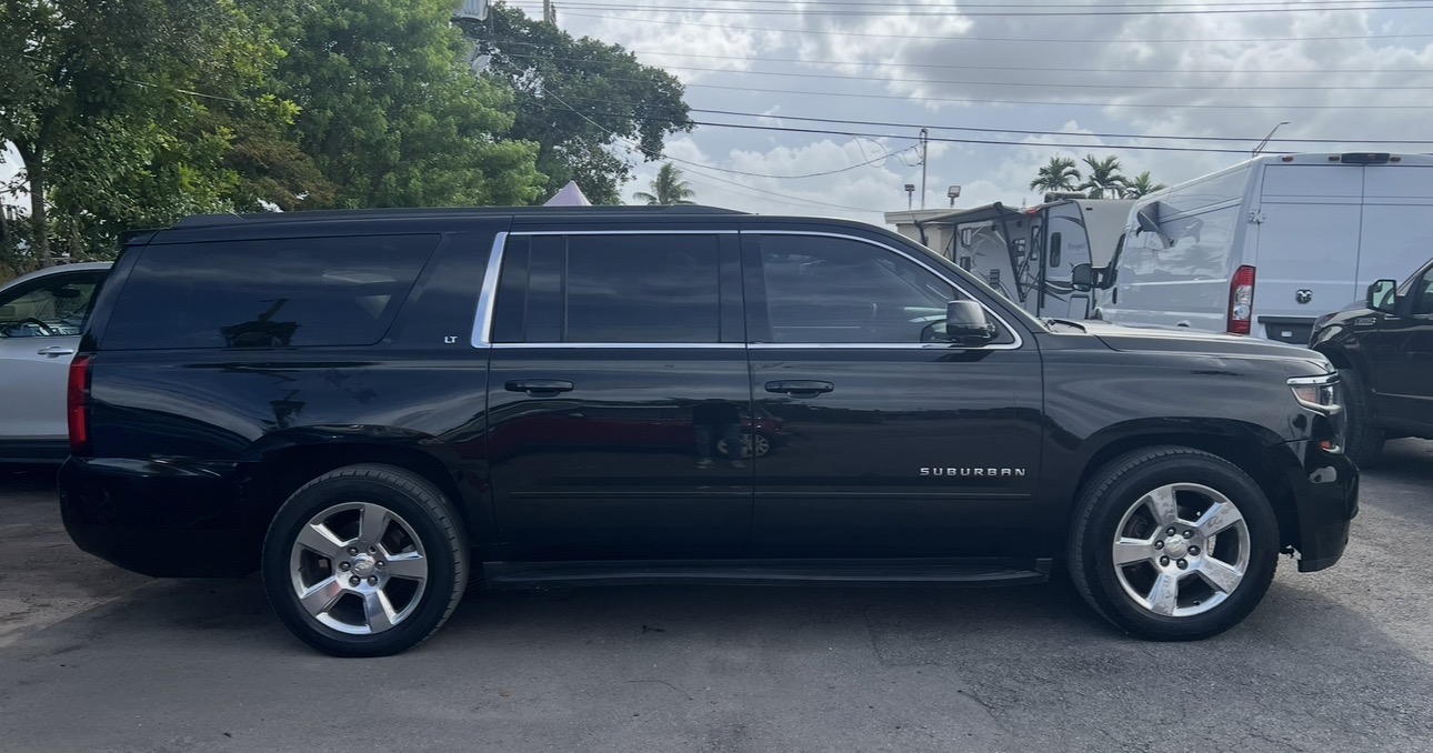 Used 2019 Chevrolet Suburban LT AWD/4WD image 5