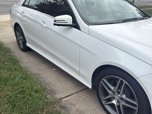 Used 2014 Mercedes-Benz E 350 4MATIC Sedan image 9