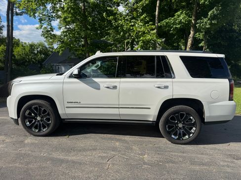 Used 2020 GMC Yukon Denali w/ Denali Ultimate Package AWD/4WD image 1