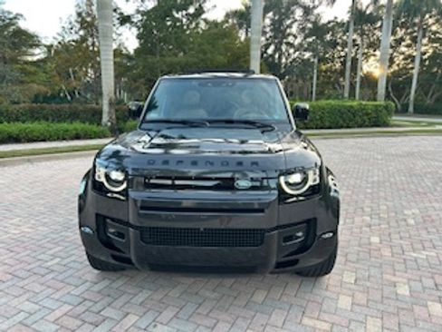 Used 2025 Land Rover Defender 110 V8 image 6