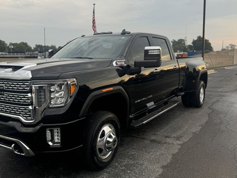 Used 2020 GMC Sierra 3500 Denali w/ Denali Ultimate Package image 1