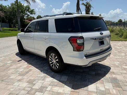 Used 2018 Ford Expedition Limited w/ Equipment Group 301A RWD image 4