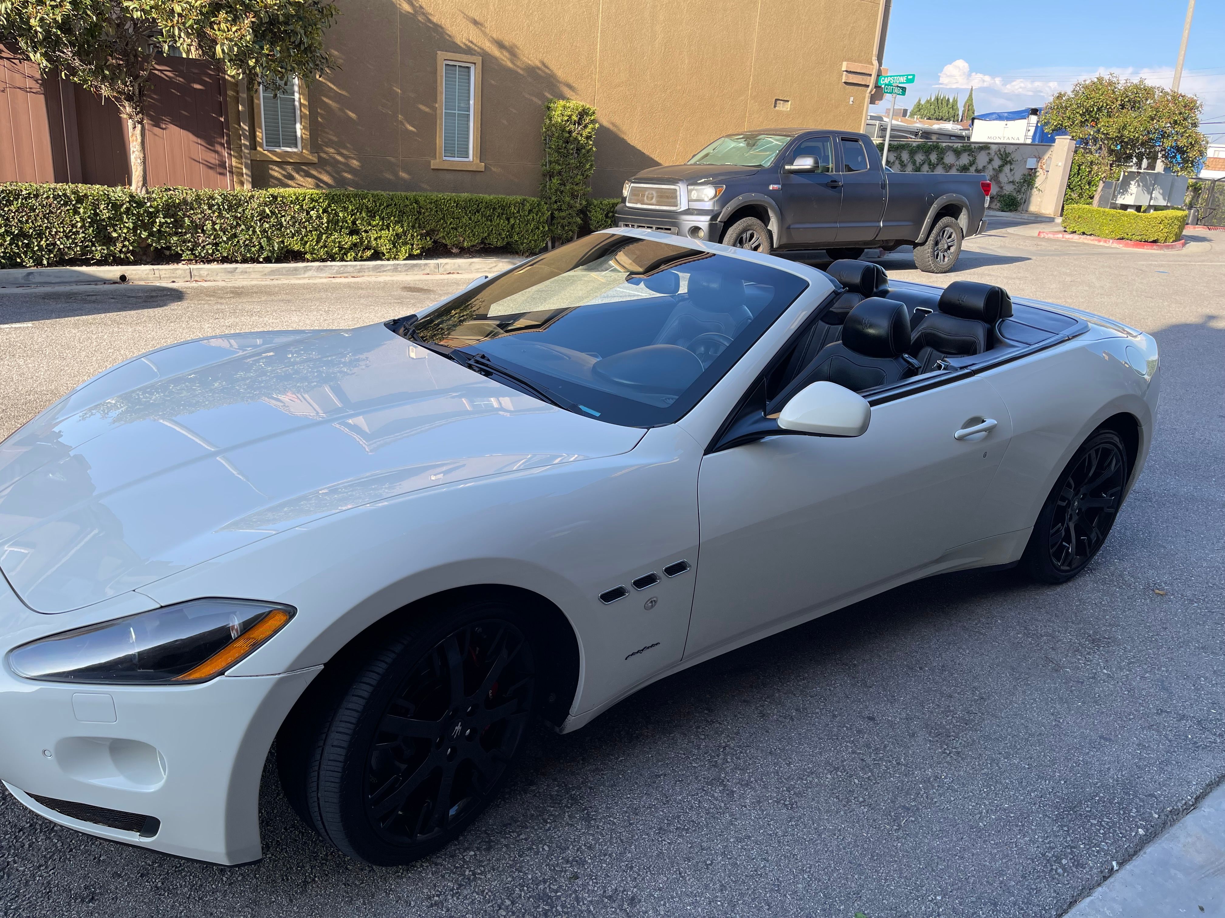 Used 2012 Maserati GranTurismo Convertible RWD image 1