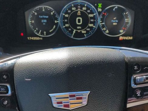 Used 2015 Cadillac Escalade ESV Luxury image 4