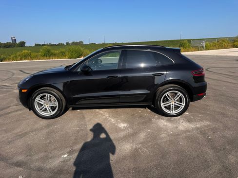 Used 2018 Porsche Macan Sport Edition AWD/4WD image 4