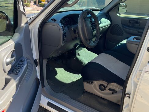 Used 2001 Ford F150 4x4 SuperCrew image 6