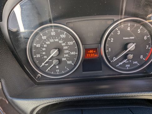 Used 2009 BMW 328i Convertible image 12