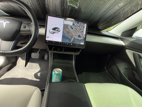 Used 2020 Tesla Model 3 Long Range image 1