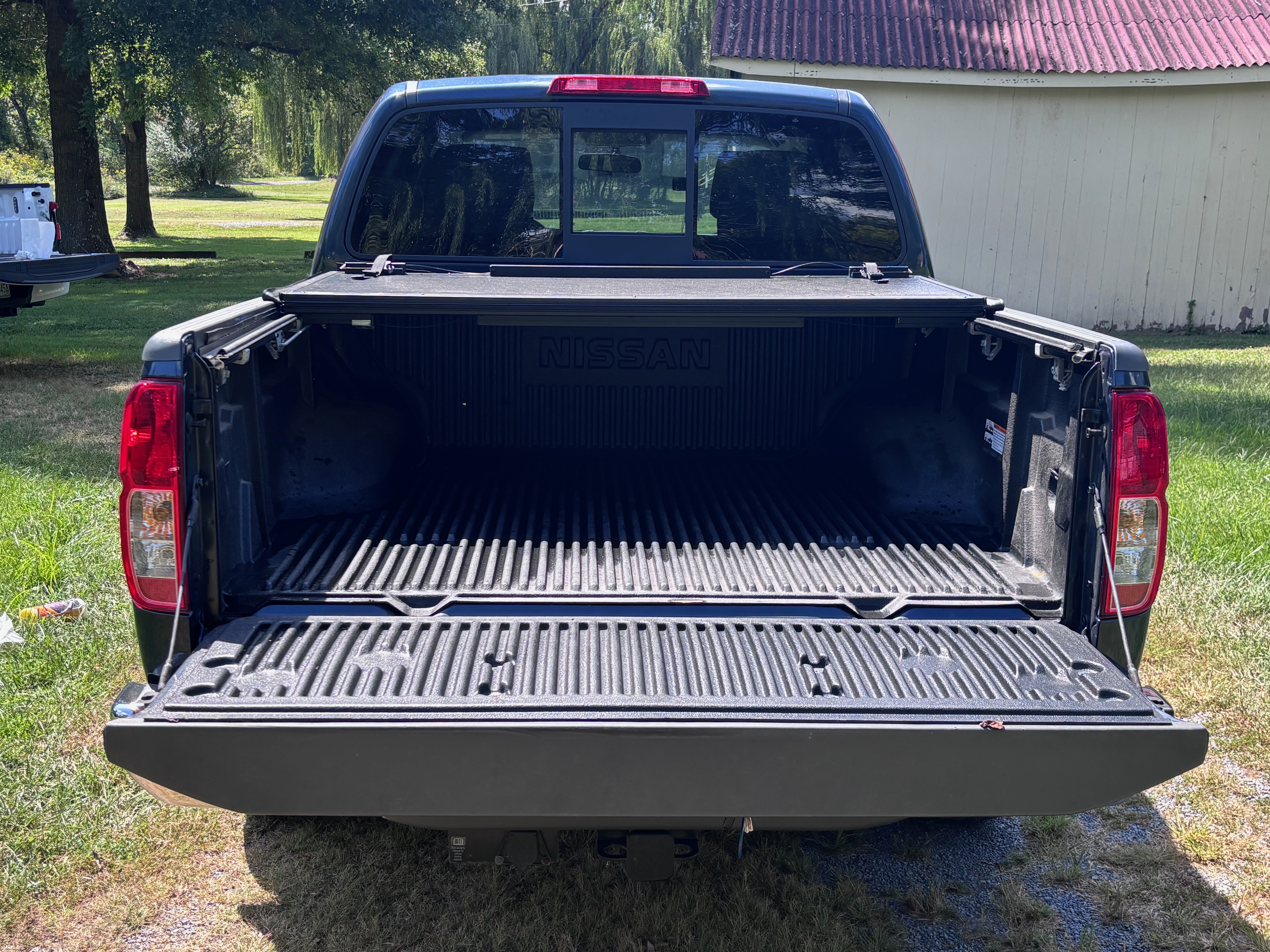 Used 2017 Nissan Frontier SV w/ Moonroof Package AWD/4WD image 8