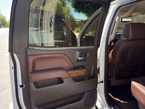 Used 2015 Chevrolet Silverado 1500 High Country AWD/4WD image 12