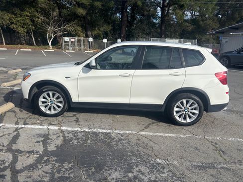Used 2017 BMW X3 sDrive28i image 10