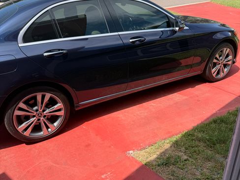 Used 2019 Mercedes-Benz C 300 4MATIC Sedan image 1