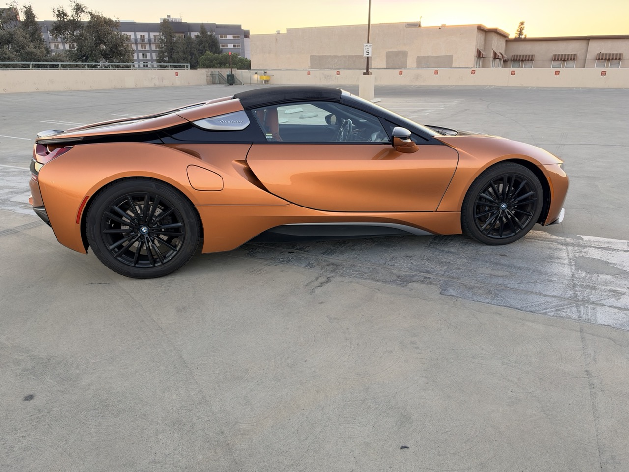 Used 2019 BMW i8 Roadster AWD/4WD image 4