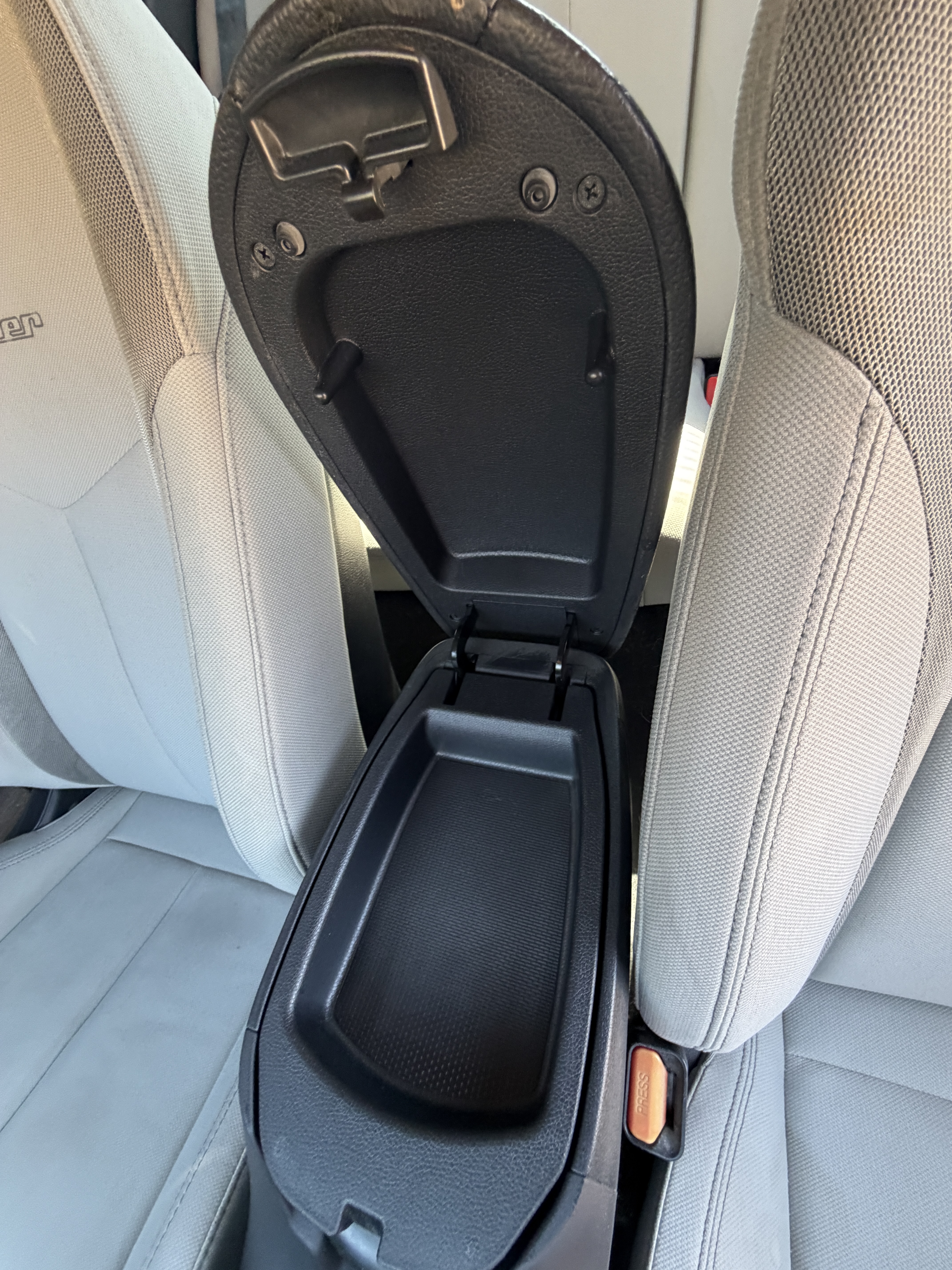 Used 2014 Hyundai Veloster FWD image 6