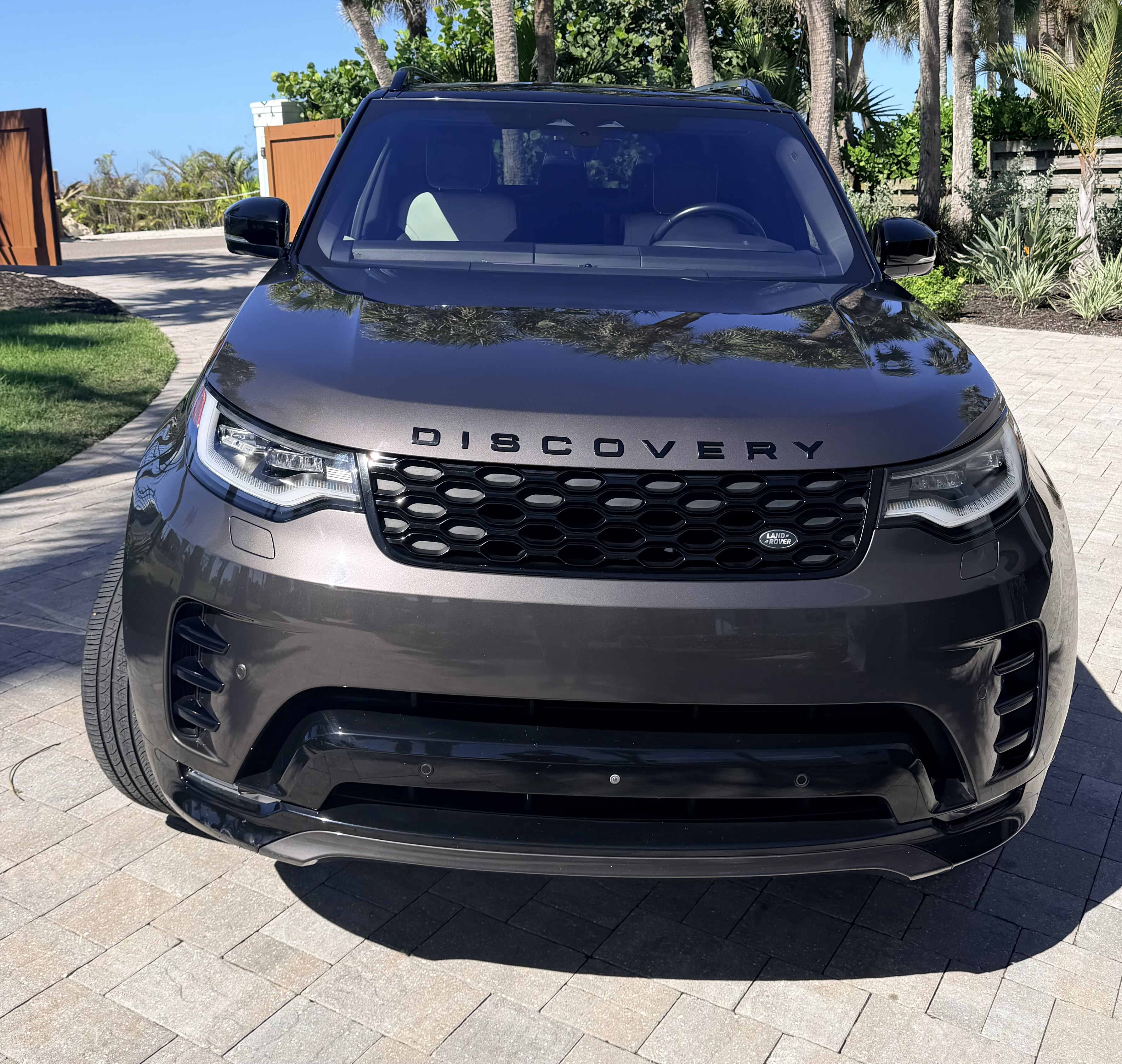 Used 2022 Land Rover Discovery S R-Dynamic AWD/4WD image 2