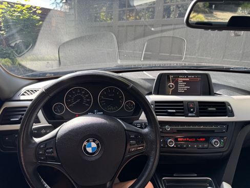 Used 2014 BMW 320i xDrive Sedan AWD/4WD image 11
