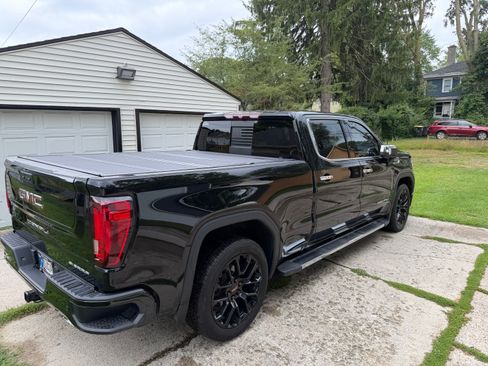 Used 2022 GMC Sierra 1500 Denali AWD/4WD image 9