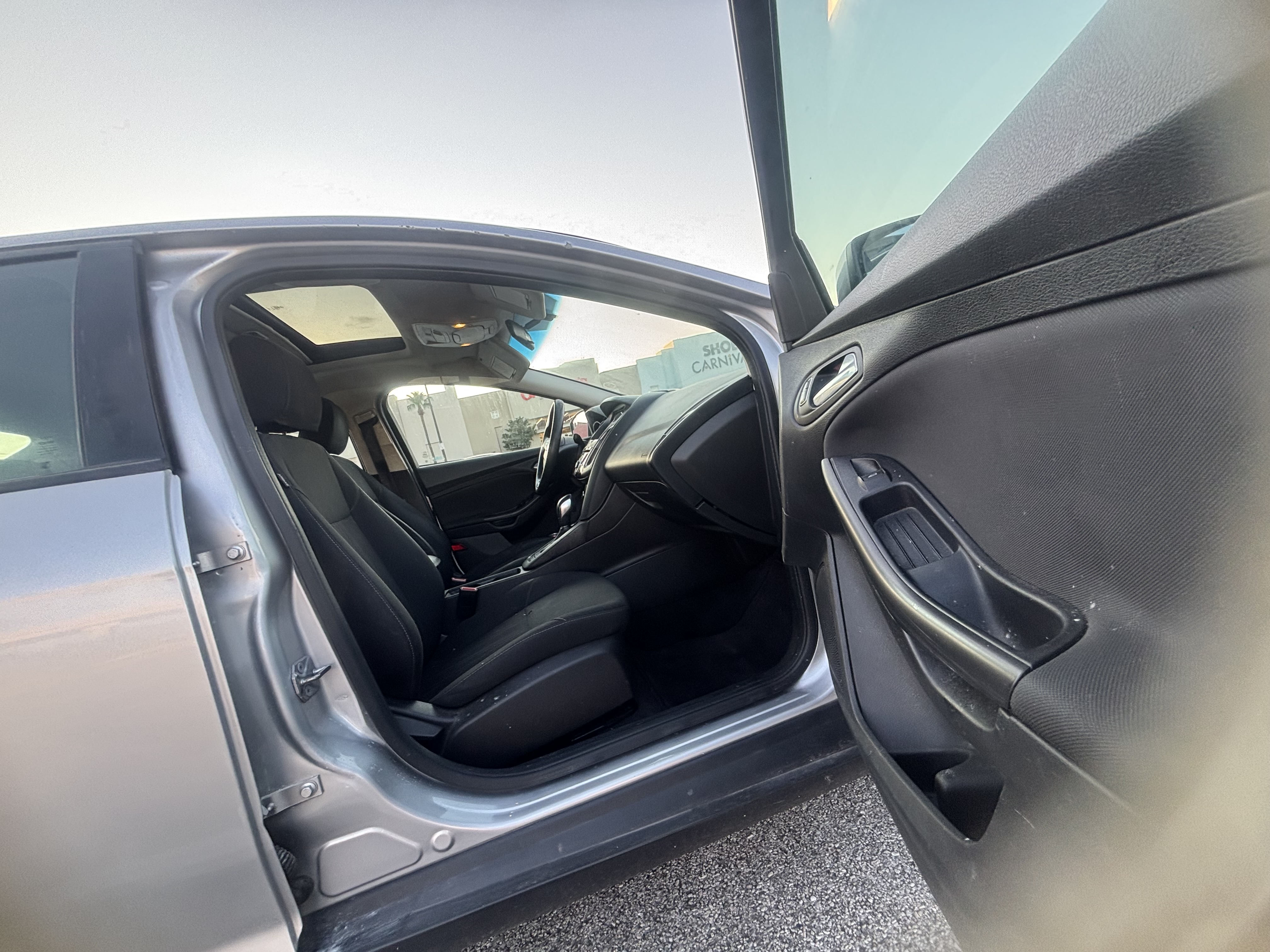 Used 2016 Ford Focus SE FWD image 5