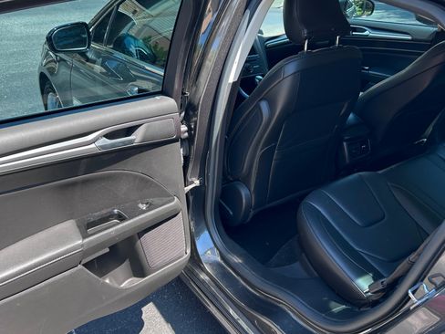 Used 2016 Ford Fusion Titanium FWD image 10