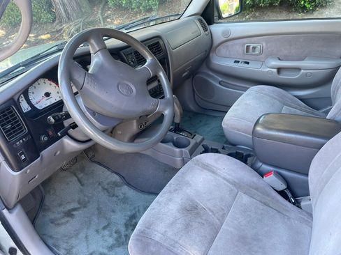 Used 2004 Toyota Tacoma PreRunner image 19