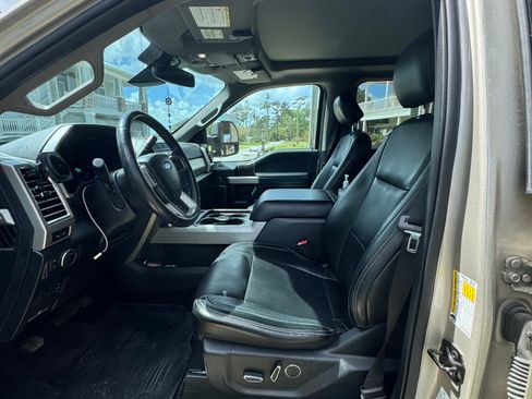 Used 2017 Ford F350 Lariat w/ Lariat Ultimate Package image 9