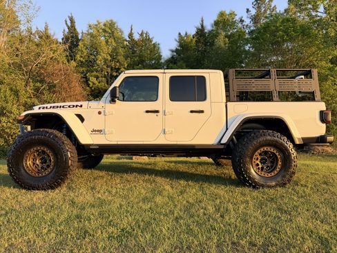 Used 2021 Jeep Gladiator Rubicon image 9