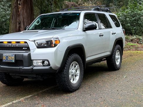 Used 2010 Toyota 4Runner Trail image 2