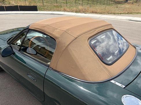 Used 2001 MAZDA MX-5 Miata SE image 10
