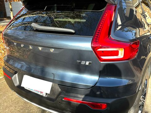 Used 2019 Volvo XC40 T5 Inscription image 2