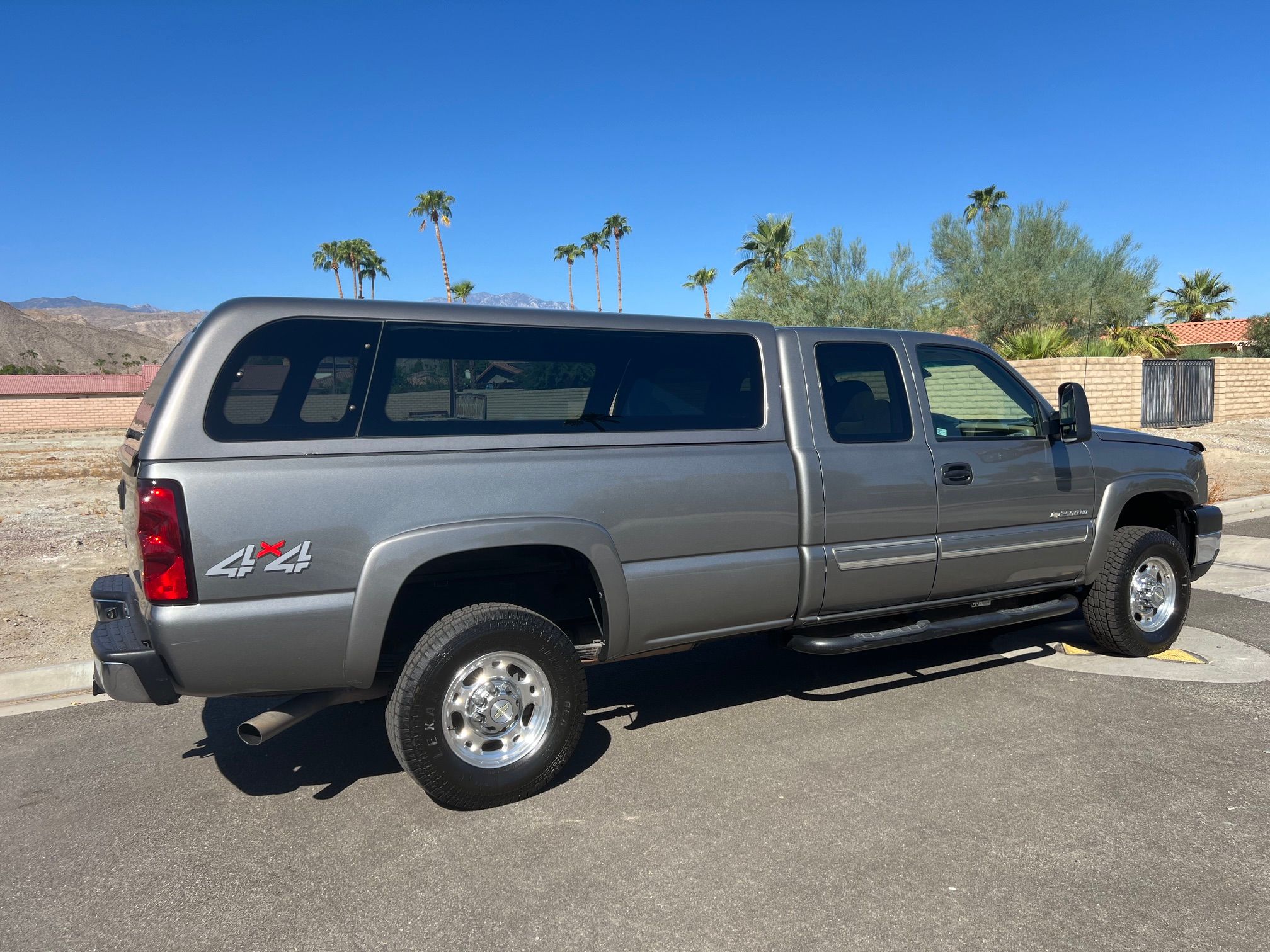Used 2006 Chevrolet Silverado 2500 LT w/ Onstar Plus Package AWD/4WD image 6