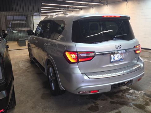 Used 2022 INFINITI QX80 Luxe image 4