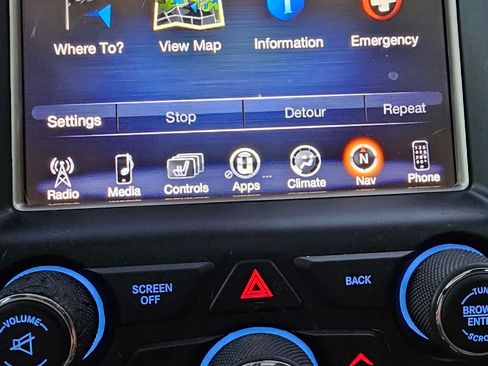 Used 2015 Jeep Grand Cherokee Limited w/ Luxury Group II image 13