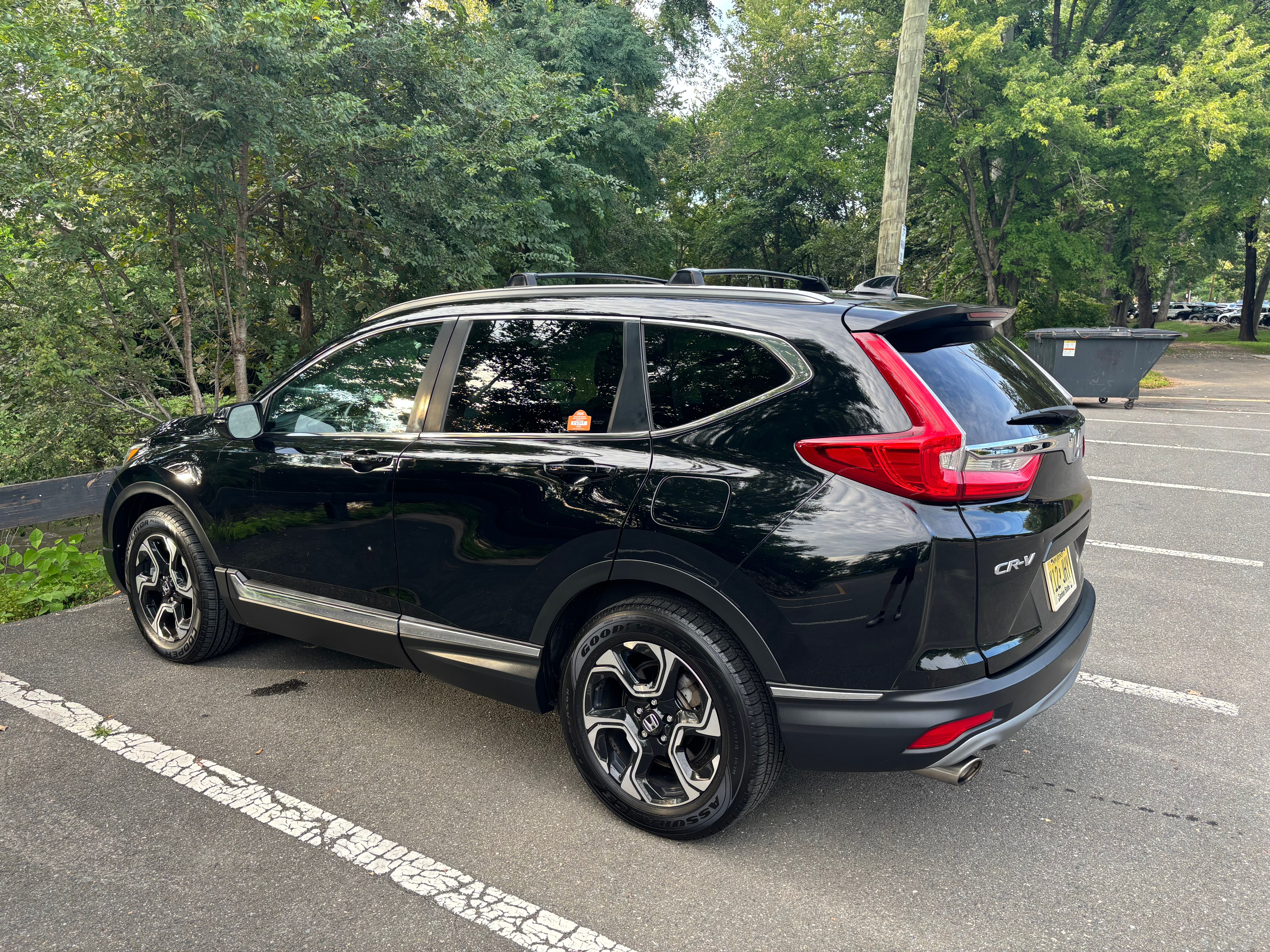 Used 2017 Honda CR-V Touring image 2