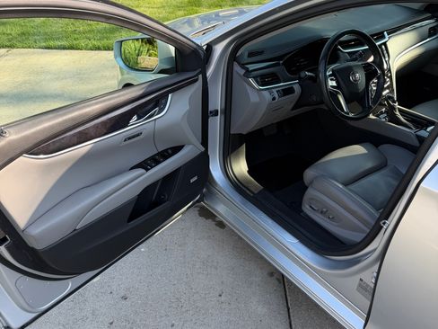 Used 2014 Cadillac XTS Luxury FWD image 8