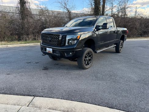 Used 2019 Nissan Titan SL w/ Midnight Edition image 1
