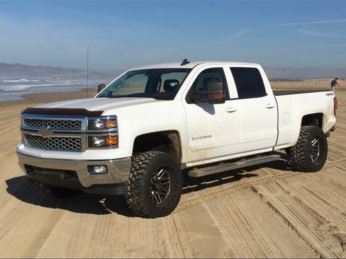 Used 2015 Chevrolet Silverado 1500 LT image 2