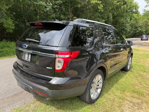 Used 2014 Ford Explorer Limited w/ Equipment Group 302A AWD/4WD image 5