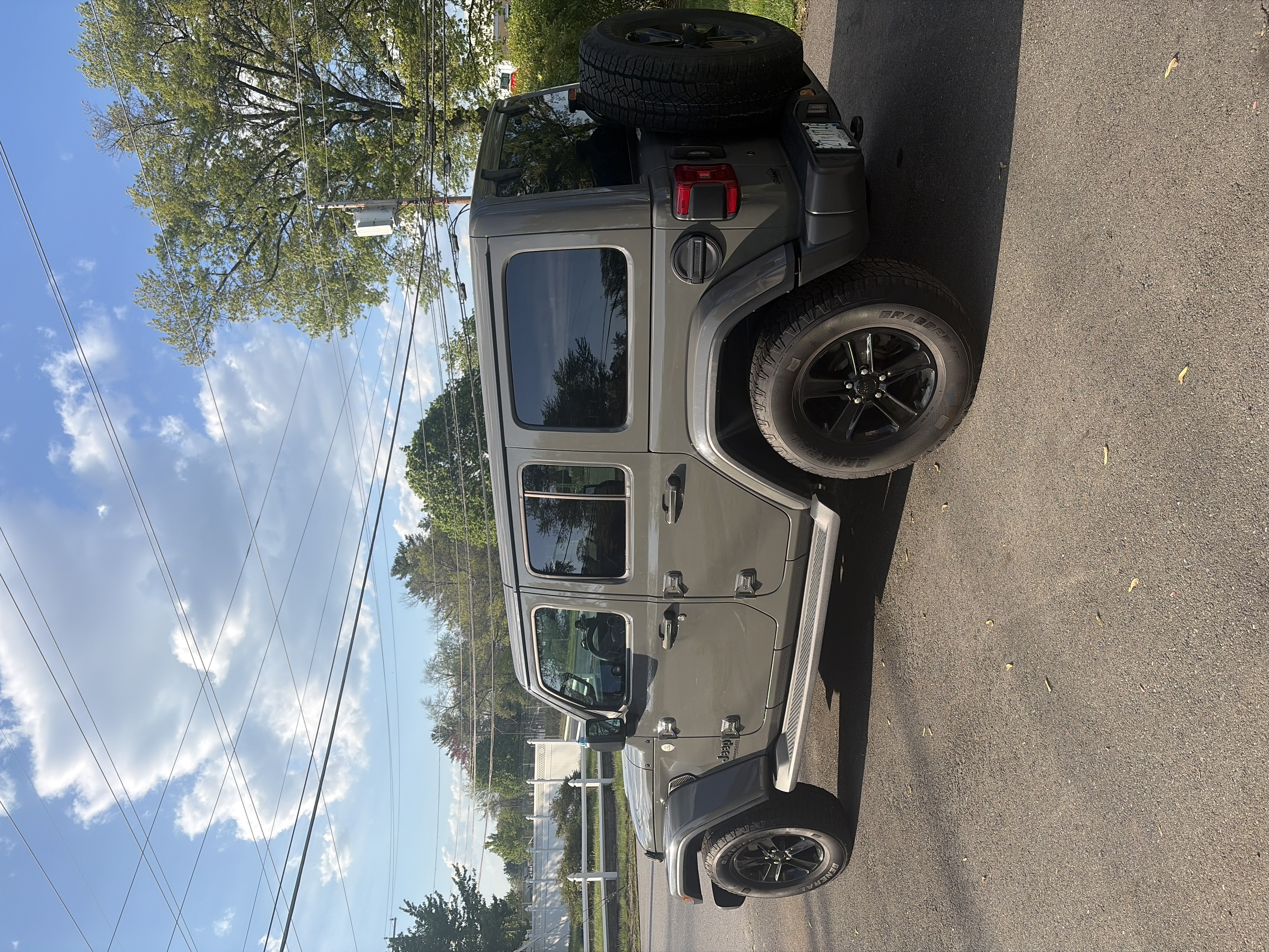 Used 2020 Jeep Wrangler Unlimited Sahara AWD/4WD image 4