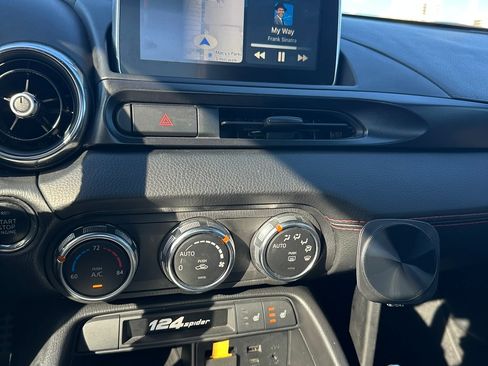 Used 2017 FIAT 124 Spider Abarth image 16