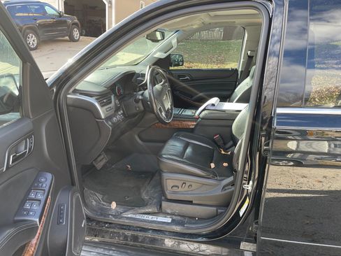 Used 2016 Chevrolet Suburban LTZ image 6