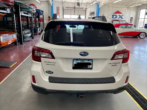 Used 2016 Subaru Outback 3.6R Limited image 1