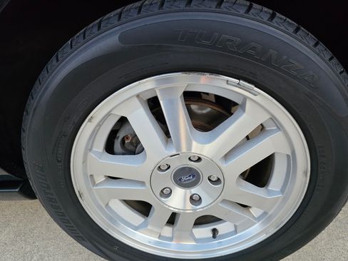 Used 2005 Ford Mustang GT Premium image 22