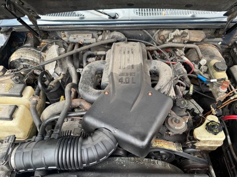 Used 1998 Ford Explorer 4WD 4-Door image 8
