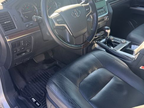 Used 2021 Toyota Land Cruiser Heritage Edition image 14