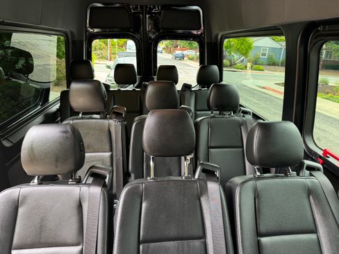 Used 2024 Mercedes-Benz Sprinter 2500 image 11